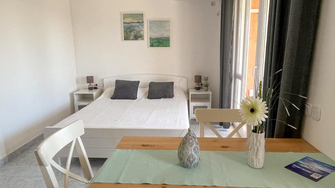 Villa Senija オレビック エクステリア 写真